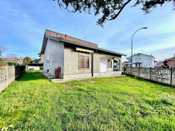casa indipendente in vendita a Cesate