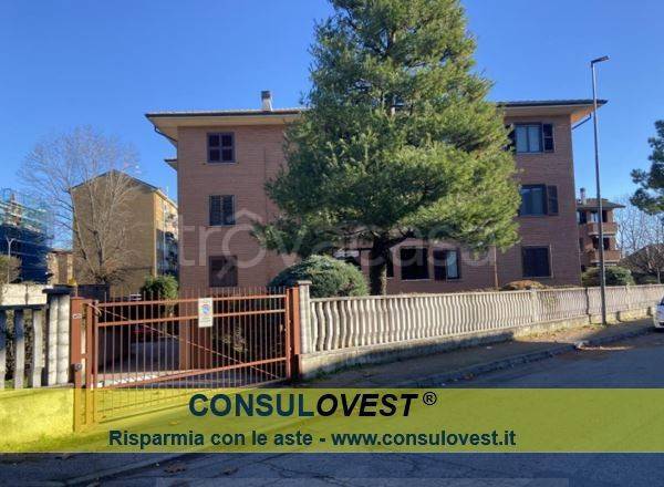 locale commerciale in vendita a Cesate