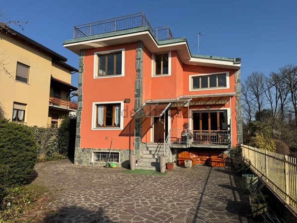 casa indipendente in vendita a Cesate