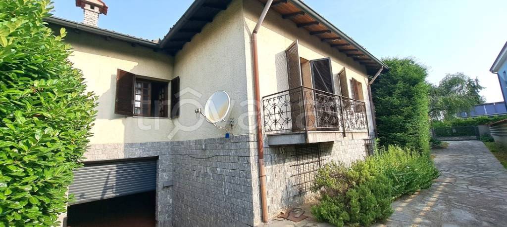 casa indipendente in vendita a Cesate
