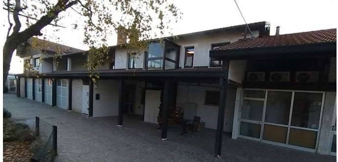 locale commerciale in vendita a Cesate