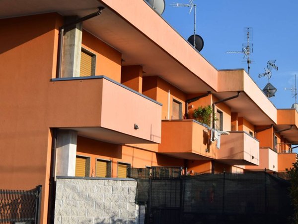 casa indipendente in vendita a Cesate