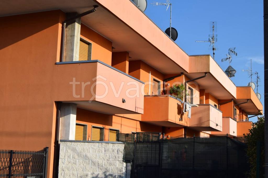 casa indipendente in vendita a Cesate