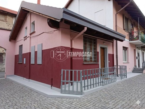 casa indipendente in vendita a Cesate