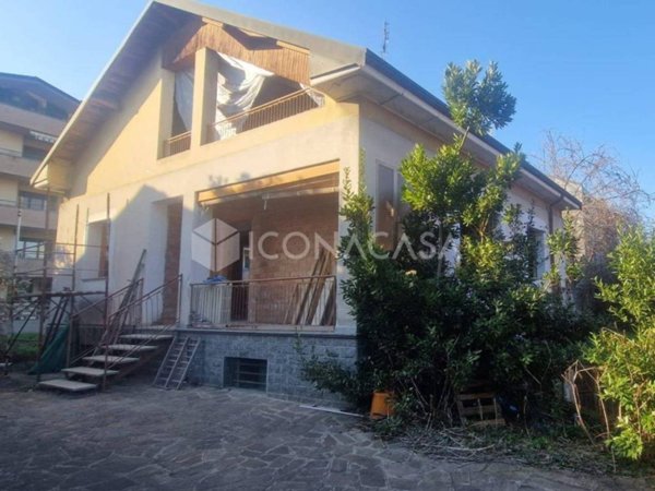 casa indipendente in vendita a Cesate