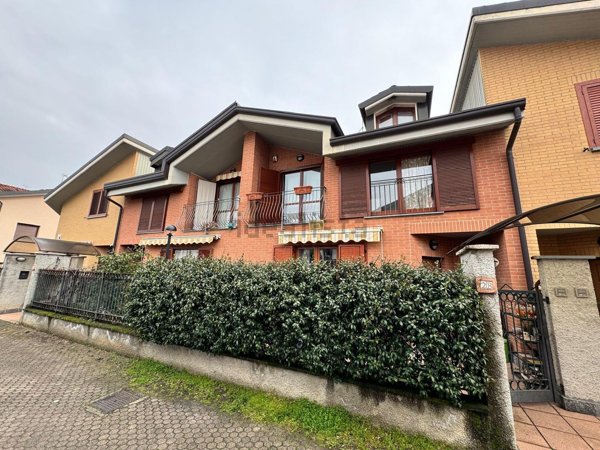 casa indipendente in vendita a Cesate