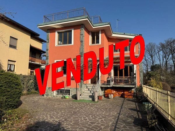 casa indipendente in vendita a Cesate