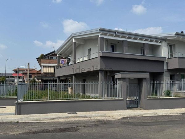 casa indipendente in vendita a Cesate