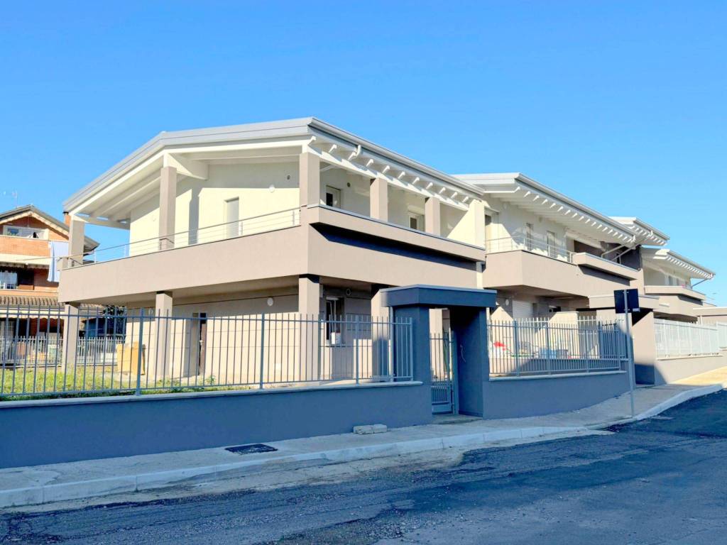 casa indipendente in vendita a Cesate