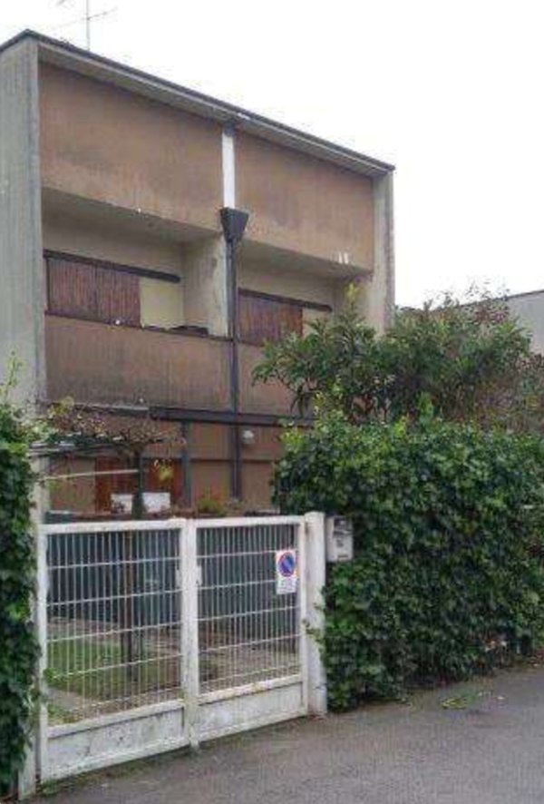 casa indipendente in vendita a Cesate