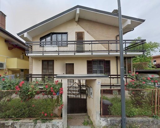 casa indipendente in vendita a Cesate