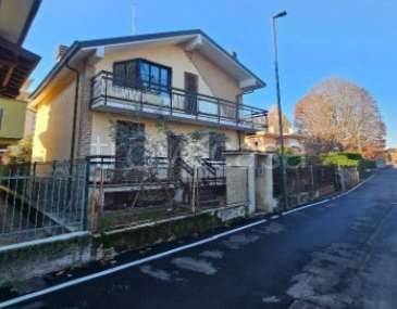 casa indipendente in vendita a Cesate
