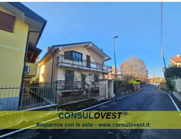 casa indipendente in vendita a Cesate
