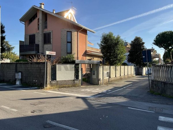 casa indipendente in vendita a Cesate