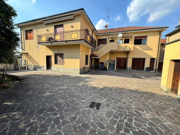 intera palazzina in vendita a Cesate