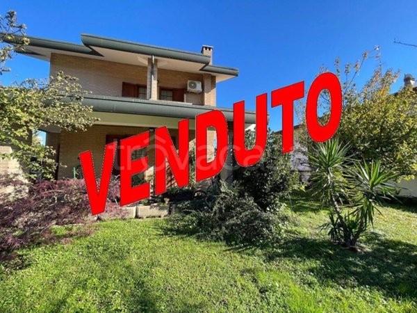 casa indipendente in vendita a Cesate