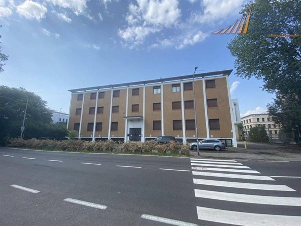 ufficio in vendita a Cinisello Balsamo in zona Robecco