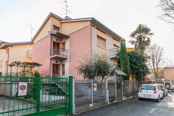 casa indipendente in vendita a Cinisello Balsamo in zona Campo dei Fiori
