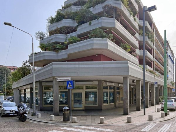 negozio in vendita a Cinisello Balsamo in zona Robecco