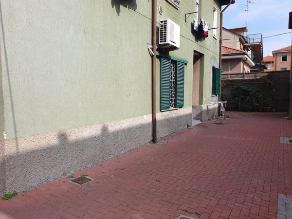 locale di sgombero in vendita a Cinisello Balsamo
