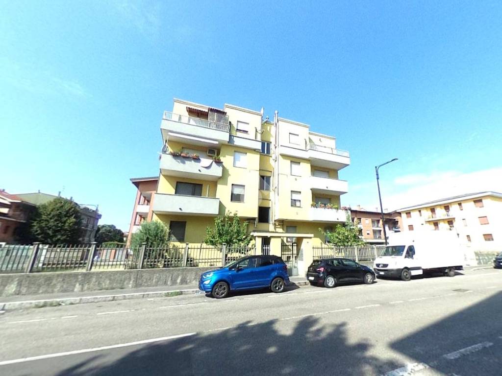 appartamento in vendita a Cinisello Balsamo in zona Campo dei Fiori