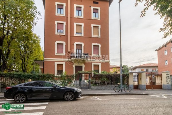 appartamento in vendita a Cinisello Balsamo in zona Campo dei Fiori