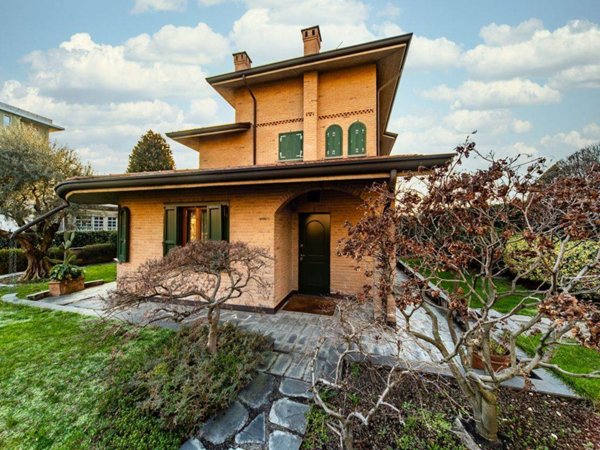 casa indipendente in vendita a Cinisello Balsamo in zona Robecco