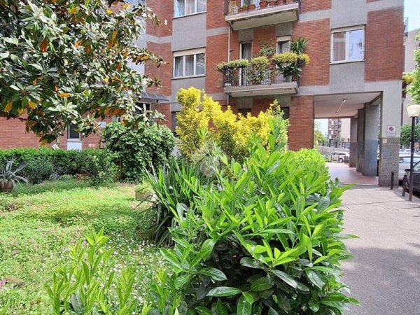 appartamento in vendita a Cinisello Balsamo in zona Robecco