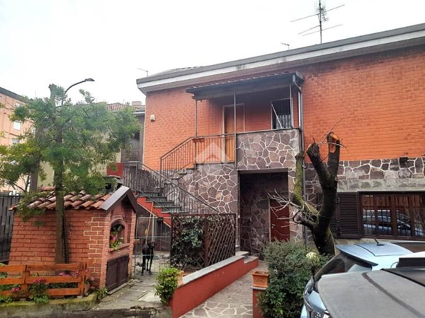 casa indipendente in vendita a Cinisello Balsamo