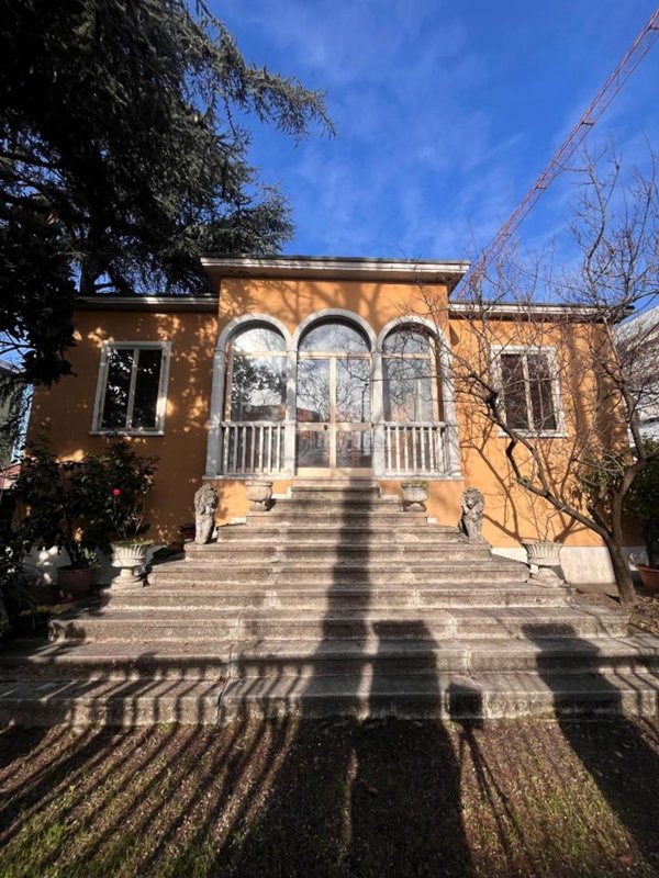 casa indipendente in vendita a Cinisello Balsamo in zona Robecco