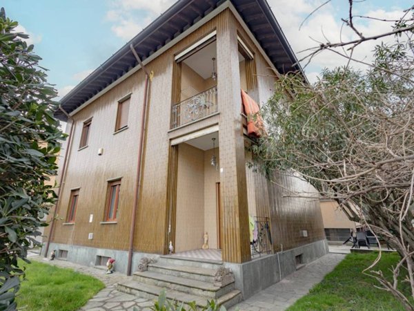 casa indipendente in vendita a Cinisello Balsamo in zona Robecco
