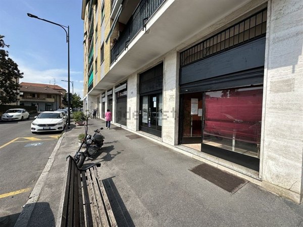 negozio in vendita a Cinisello Balsamo