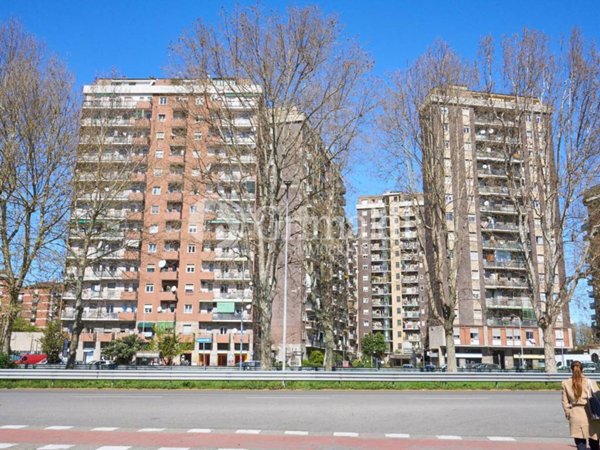 appartamento in vendita a Cinisello Balsamo in zona Robecco