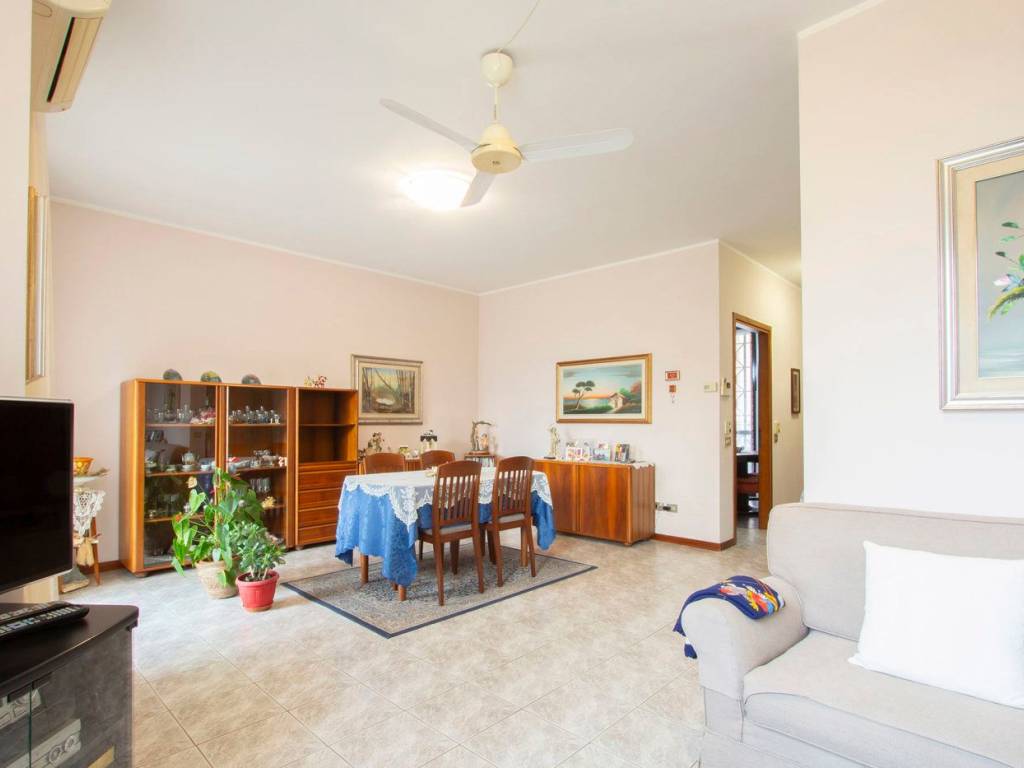 casa indipendente in vendita a Cinisello Balsamo
