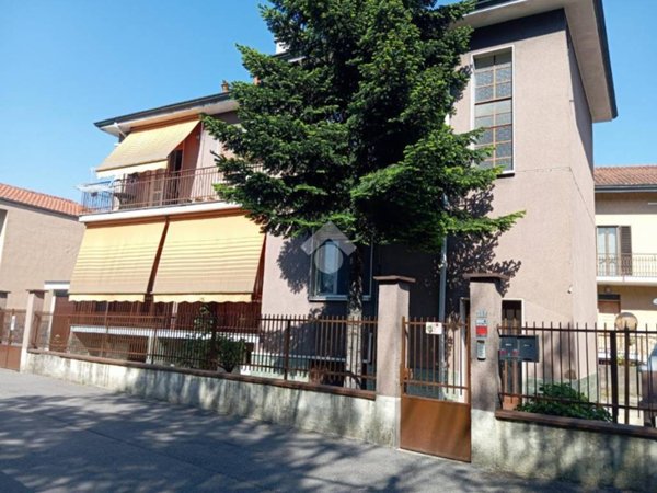 casa indipendente in vendita a Cinisello Balsamo in zona Robecco