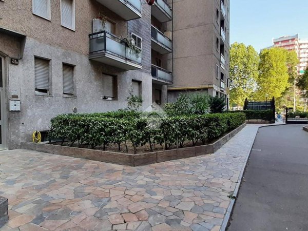 appartamento in vendita a Cinisello Balsamo in zona Robecco