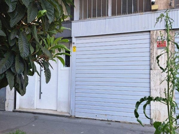 negozio in vendita a Cinisello Balsamo in zona Robecco