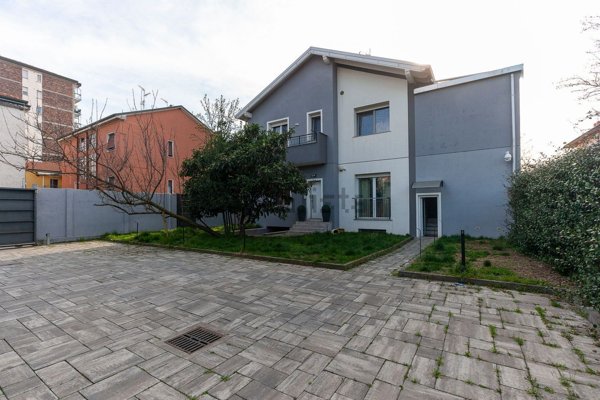 casa indipendente in vendita a Cinisello Balsamo