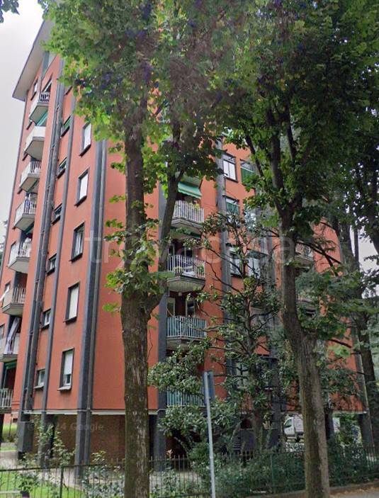 appartamento in vendita a Cinisello Balsamo in zona Campo dei Fiori