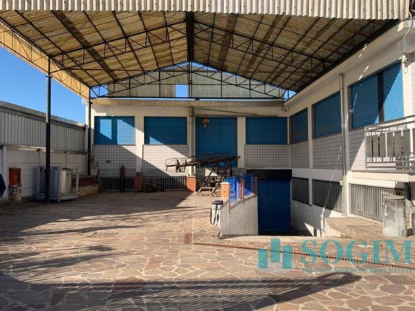 negozio in vendita a Cinisello Balsamo in zona Robecco