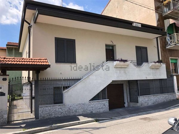 casa indipendente in vendita a Cinisello Balsamo