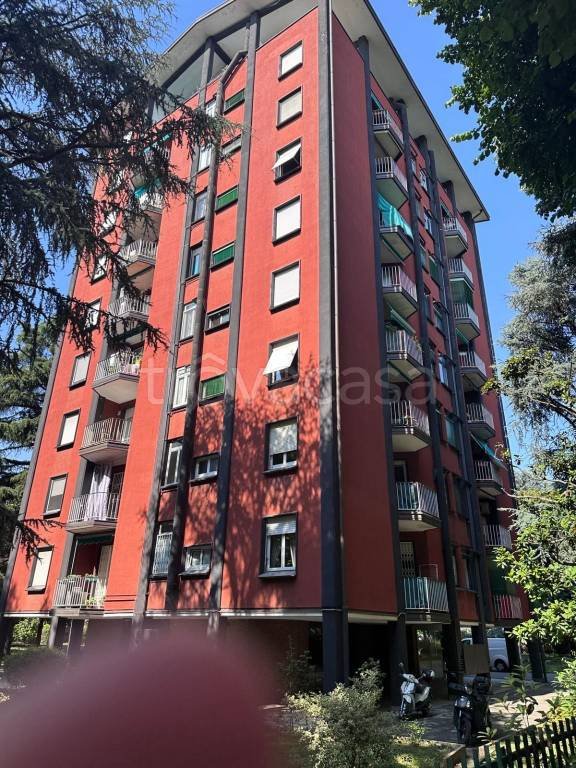 appartamento in vendita a Cinisello Balsamo in zona Campo dei Fiori