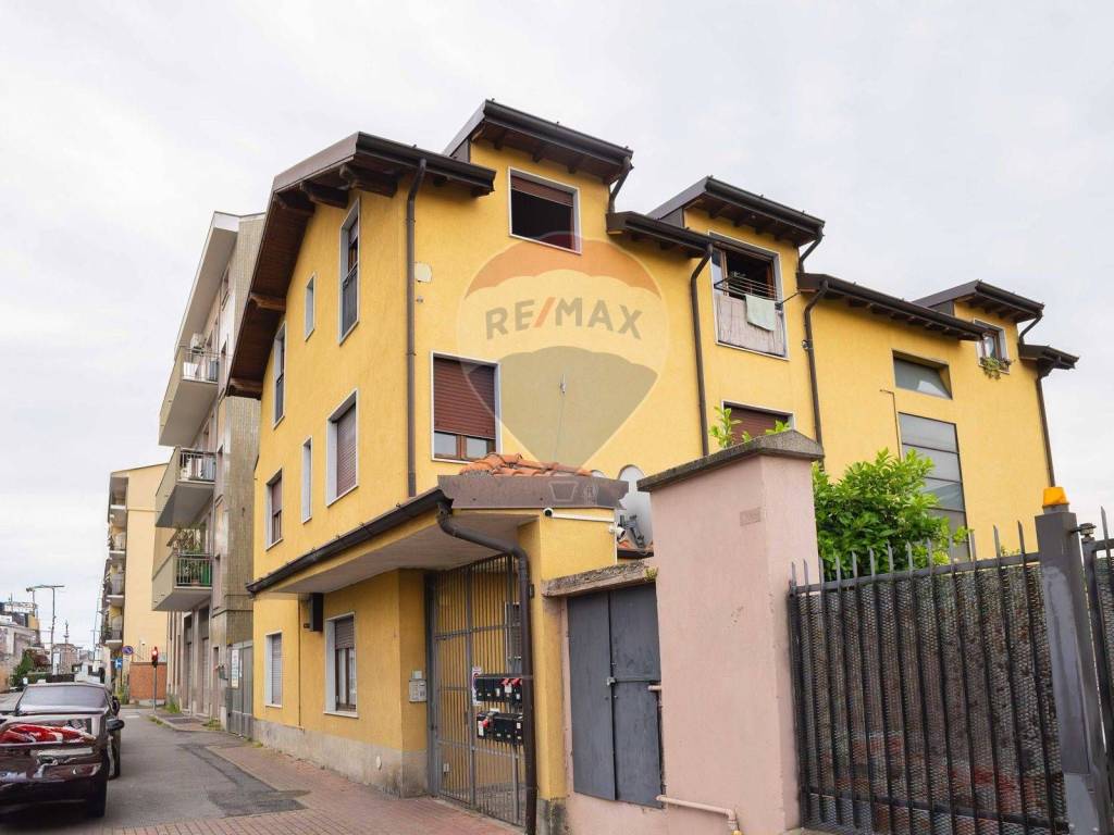 appartamento in vendita a Cinisello Balsamo in zona Robecco