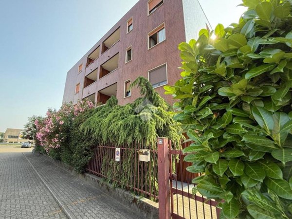 appartamento in vendita a Cinisello Balsamo in zona Campo dei Fiori
