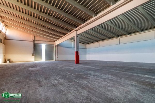 locale commerciale in vendita a Cinisello Balsamo