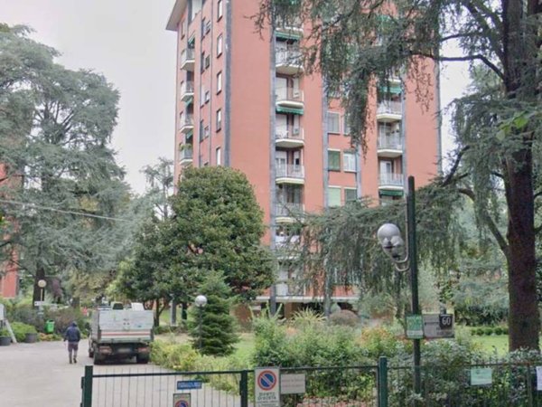 appartamento in vendita a Cinisello Balsamo in zona Campo dei Fiori
