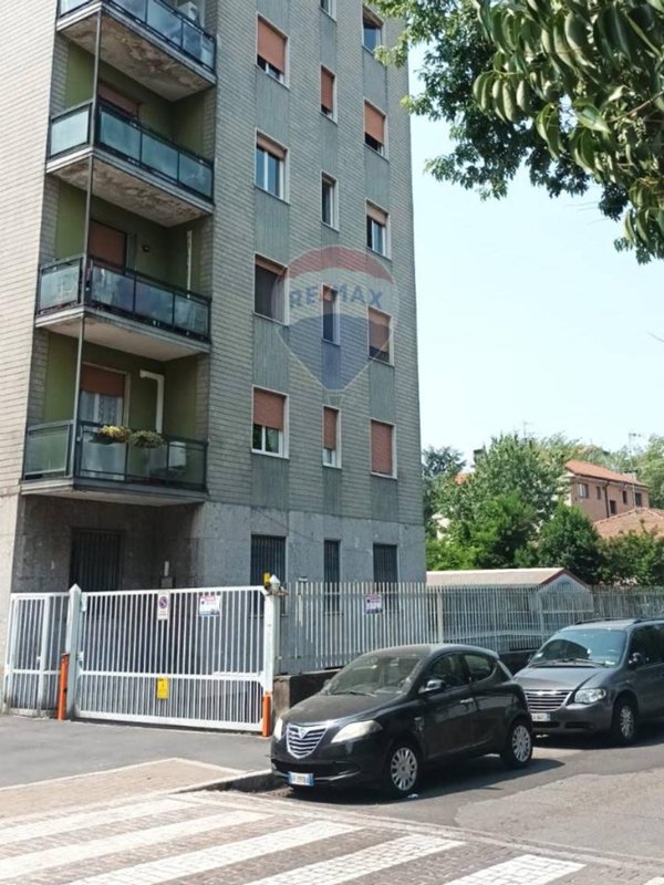 locale di sgombero in vendita a Cinisello Balsamo in zona Robecco