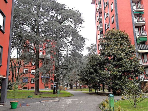appartamento in vendita a Cinisello Balsamo in zona Campo dei Fiori