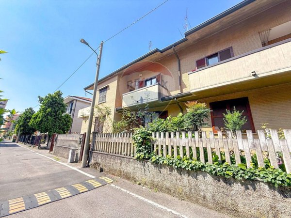 casa indipendente in vendita a Cinisello Balsamo
