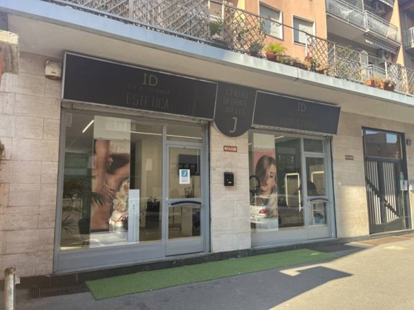 negozio in vendita a Cinisello Balsamo